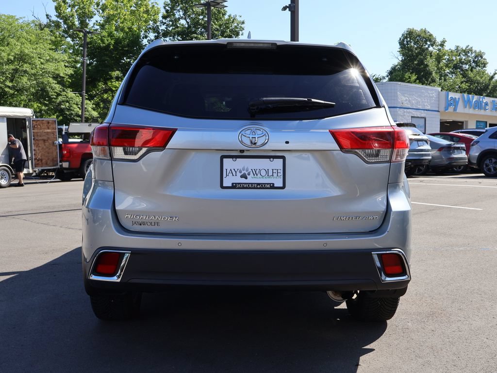 Used 2018 Toyota Highlander Limited Platinum AWD/4WD image 6