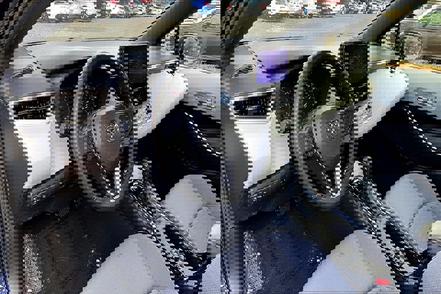 Used 2025 Toyota Corolla SE image 13