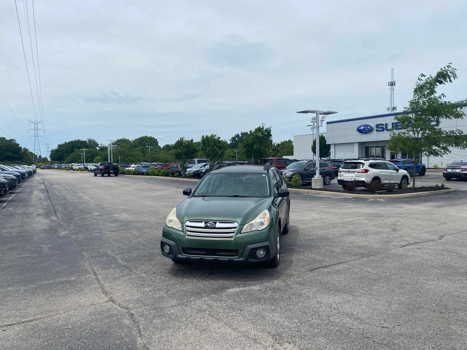 Used 2014 Subaru Outback 2.5i w/ Alloy Wheel Package AWD/4WD image 5