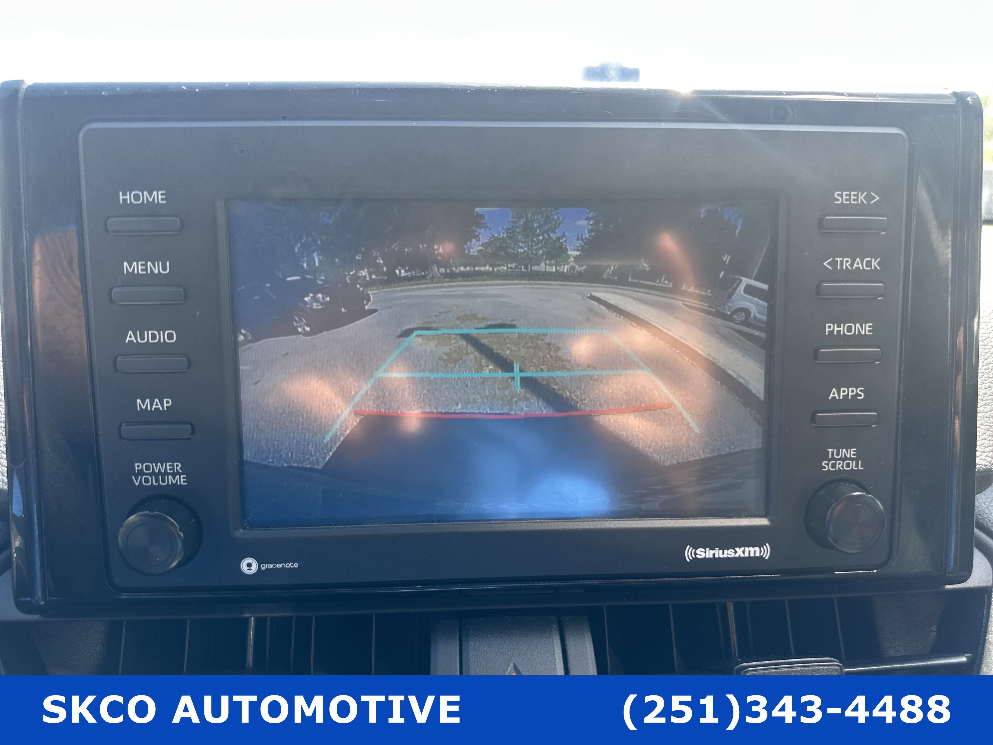 Used 2022 Toyota RAV4 XLE w/ Convenience Package FWD image 17