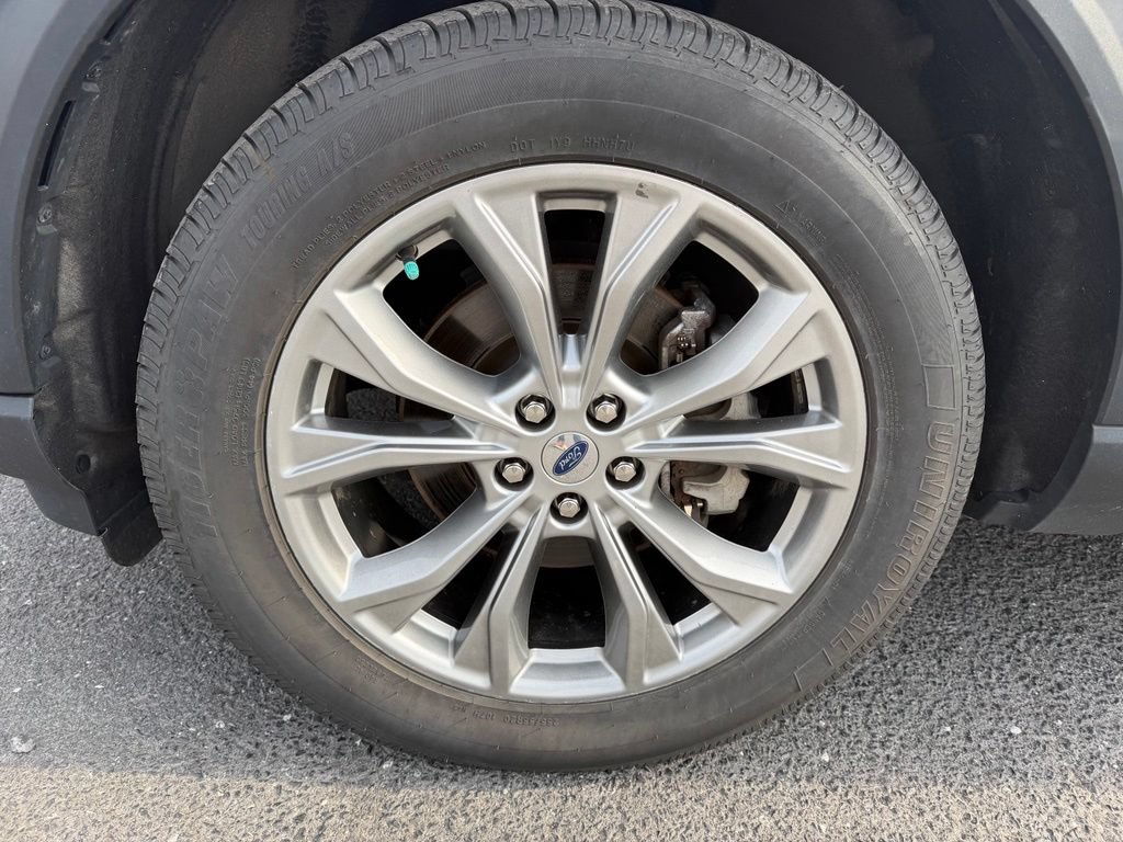 Used 2022 Ford Explorer XLT w/ Equipment Group 202A AWD/4WD image 19