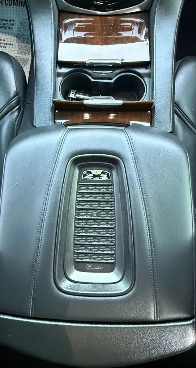 Used 2018 Cadillac Escalade Luxury RWD image 13
