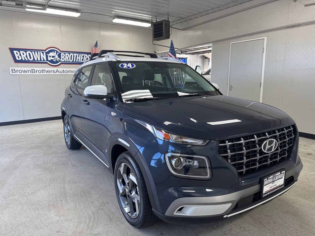 Used 2024 Hyundai Venue Limited FWD image 9
