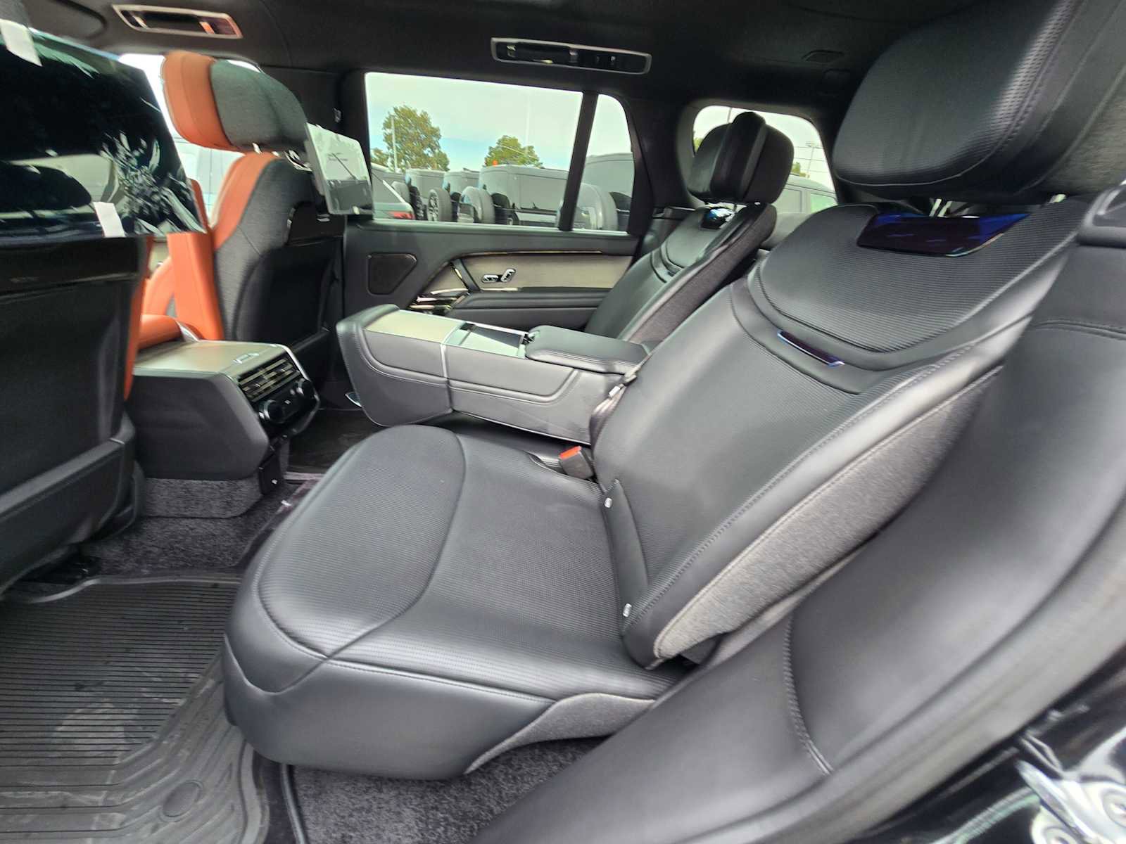 New 2026 Land Rover Range Rover SV image 20