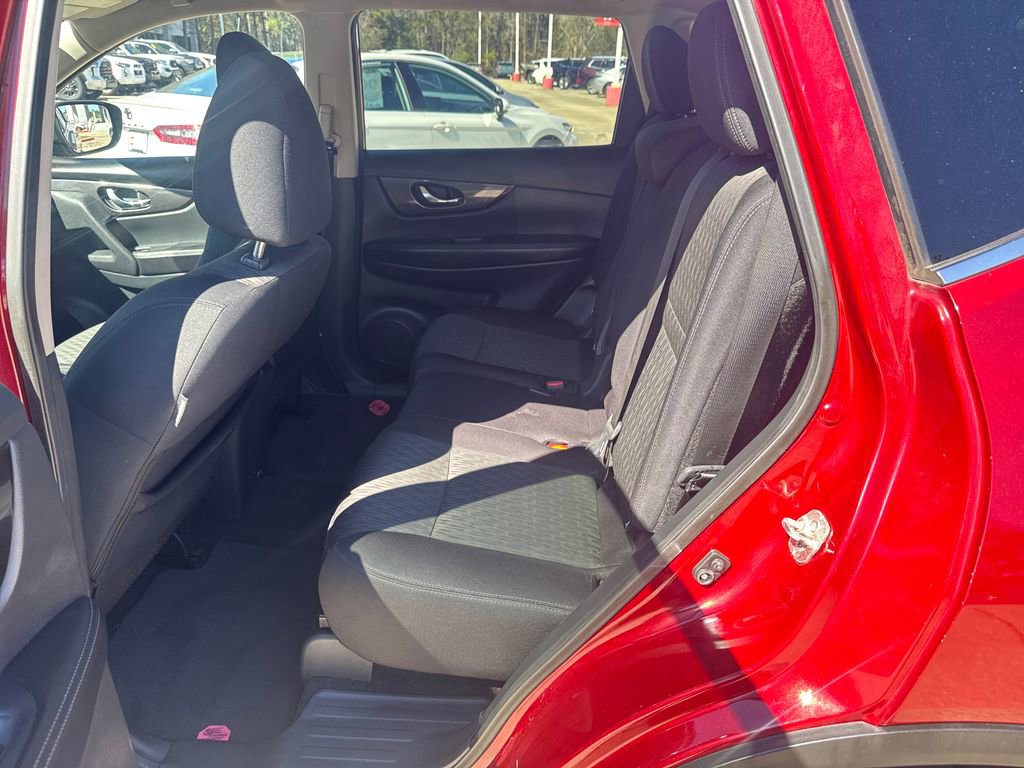 Used 2019 Nissan Rogue SV image 17