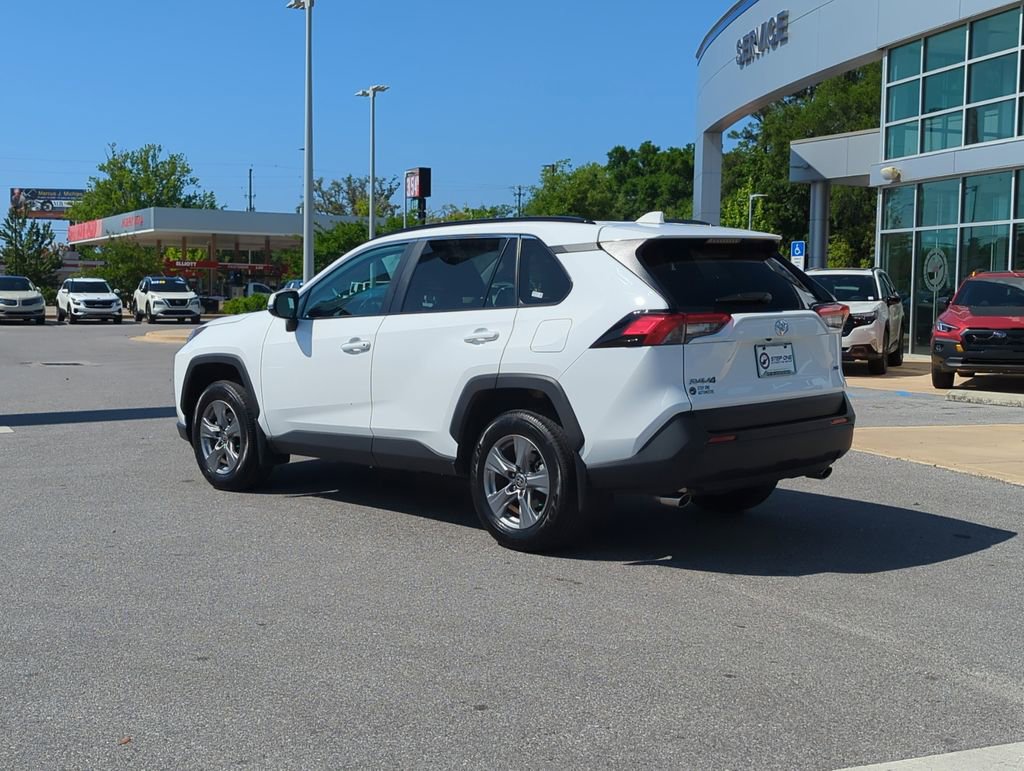 Used 2024 Toyota RAV4 XLE w/ Convenience Package FWD image 5