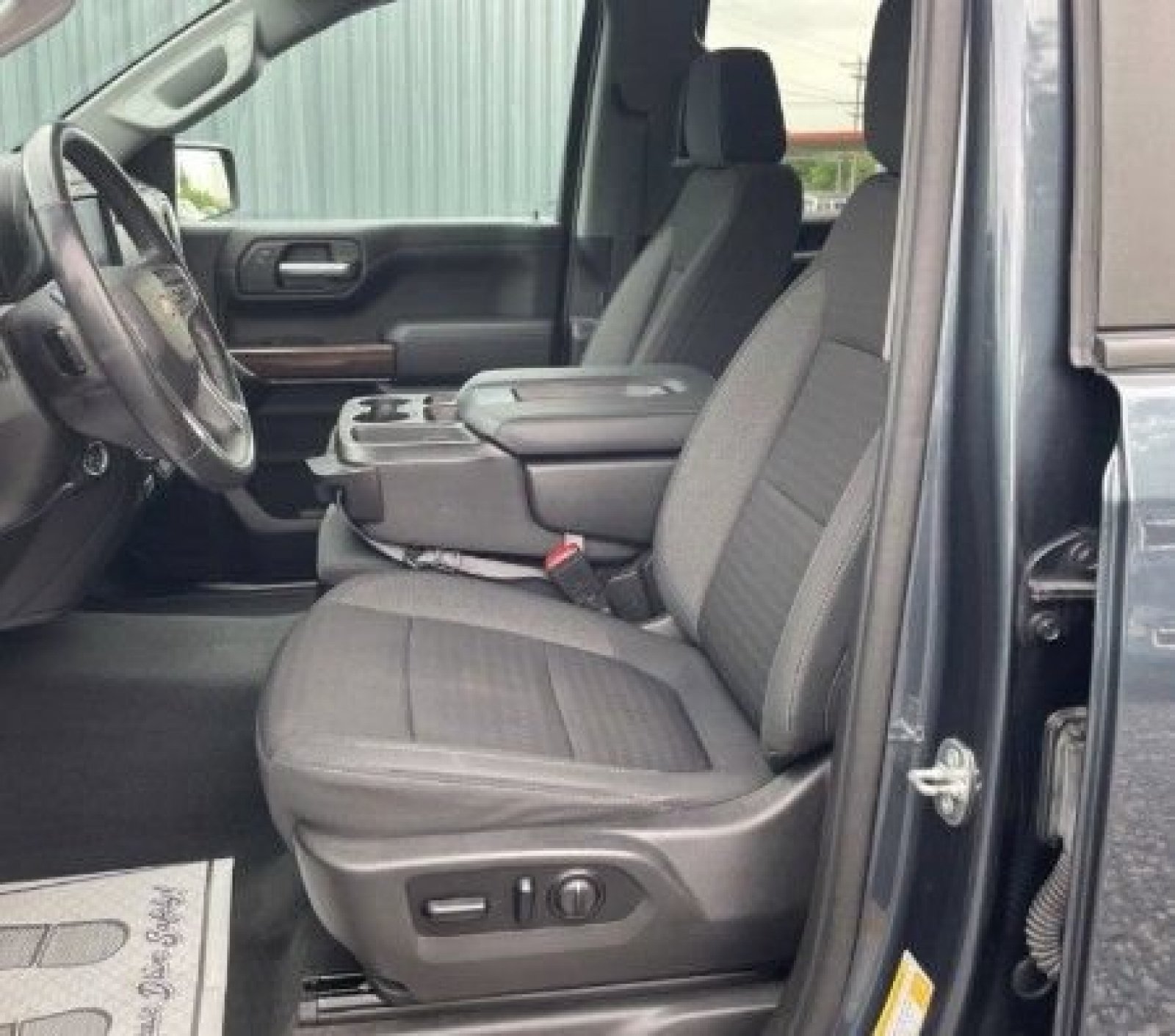 Used 2021 Chevrolet Silverado 1500 LT AWD/4WD image 14
