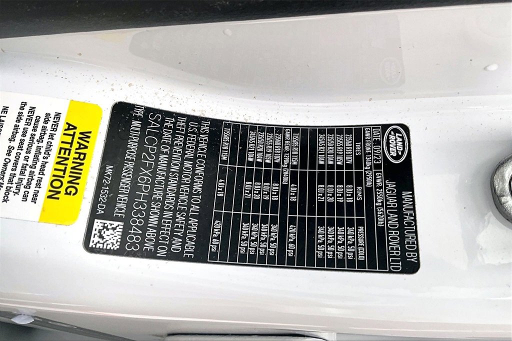 Used 2023 Land Rover Discovery Sport SE image 18