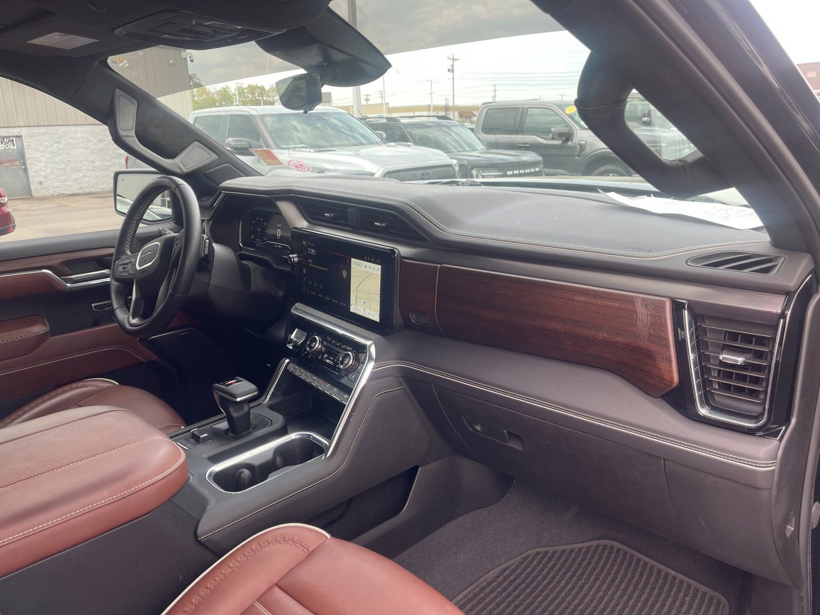 Used 2024 GMC Sierra 1500 Denali Ultimate AWD/4WD image 17