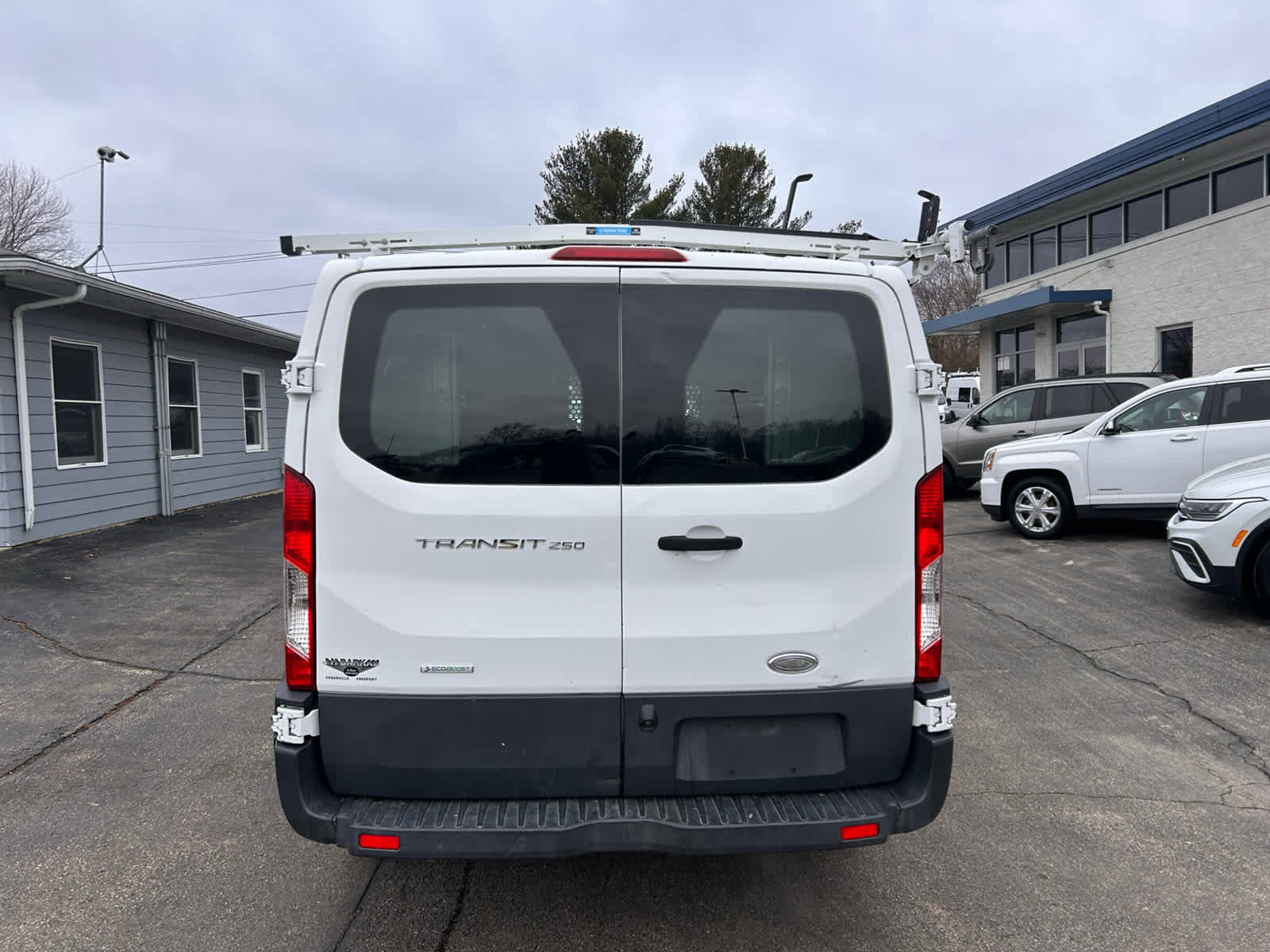 Used 2015 Ford Transit 250 130 Low Roof image 3