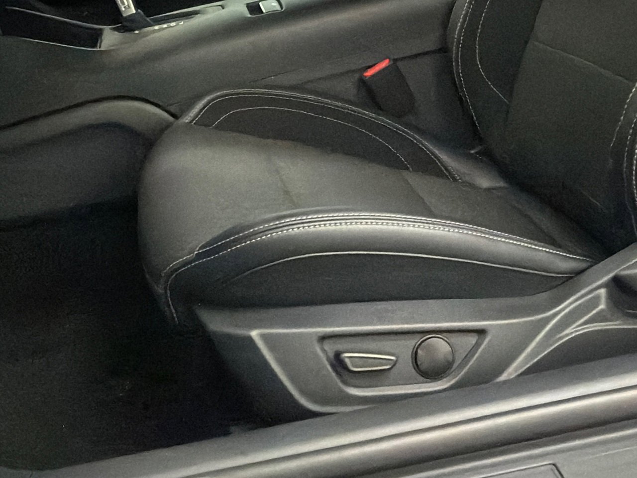 Used 2024 Ford Mustang Coupe image 13