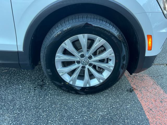 Used 2019 Volkswagen Tiguan SE w/ Panoramic Sunroof Package image 36