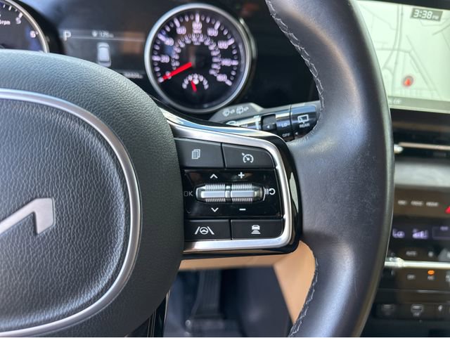 Certified 2023 Kia Carnival EX image 22