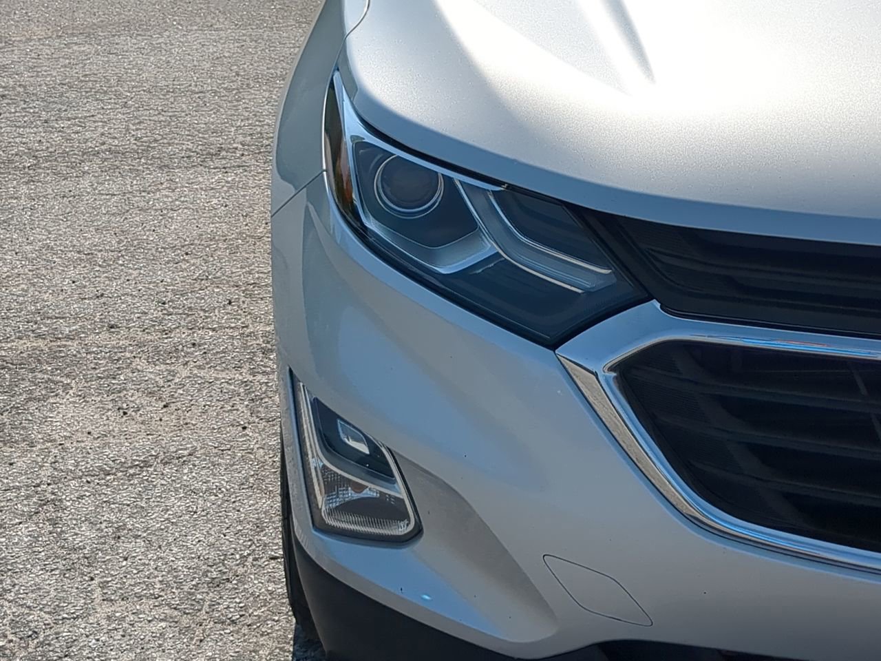 Used 2018 Chevrolet Equinox LT w/ LPO, Cargo Package FWD image 8