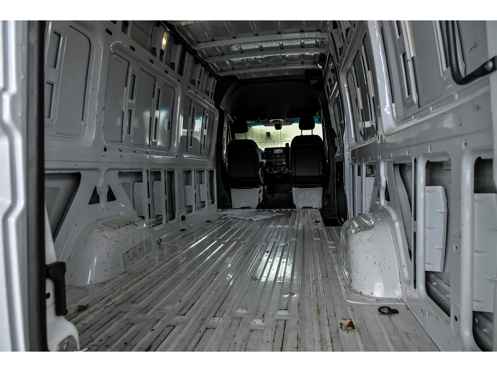 Used 2023 Mercedes-Benz Sprinter 2500 image 6