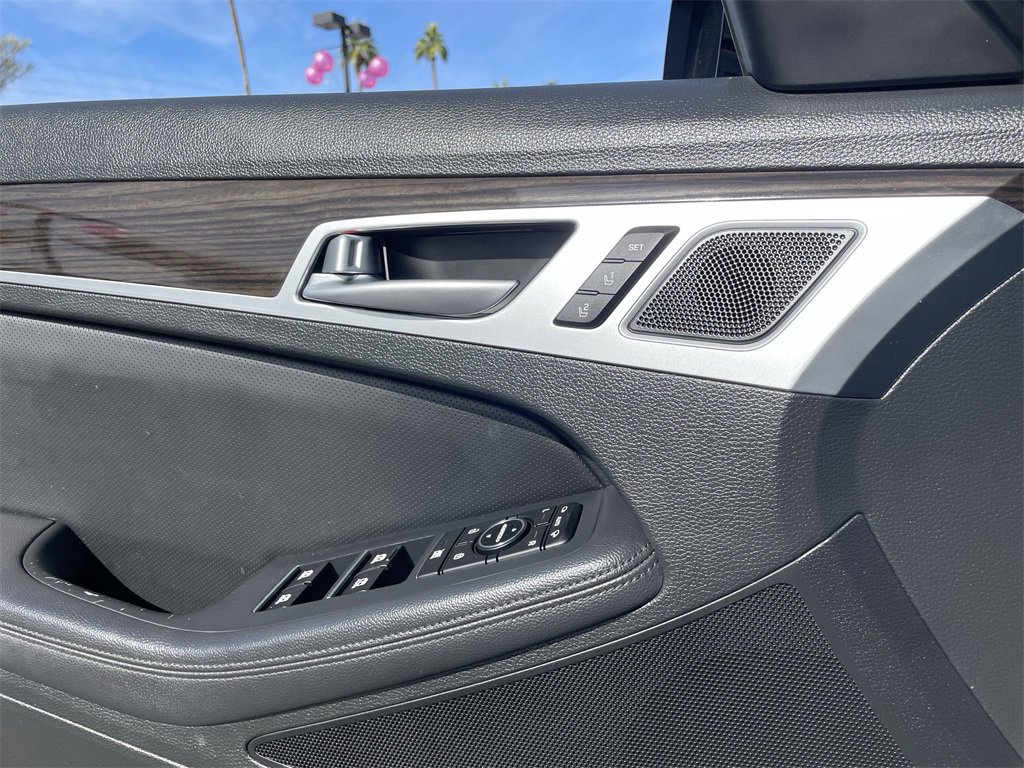 Used 2017 Genesis G80 3.8 image 19