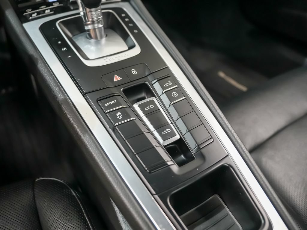 Used 2015 Porsche 911 Targa 4 AWD/4WD image 30