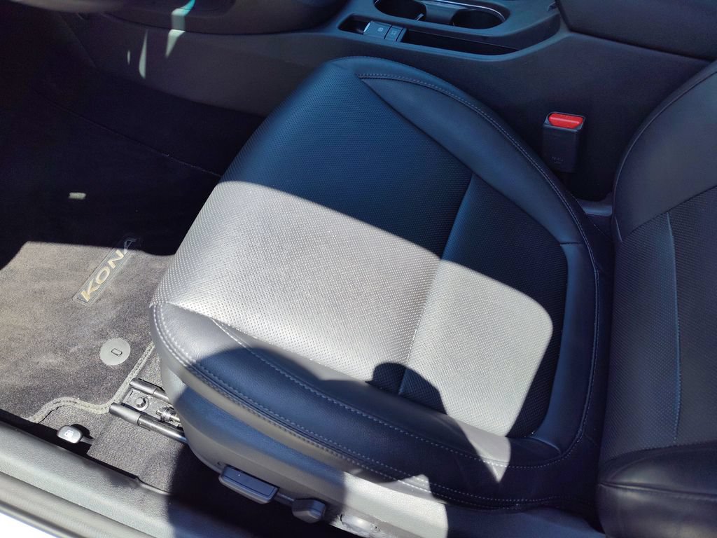 Used 2023 Hyundai Kona Limited FWD image 20