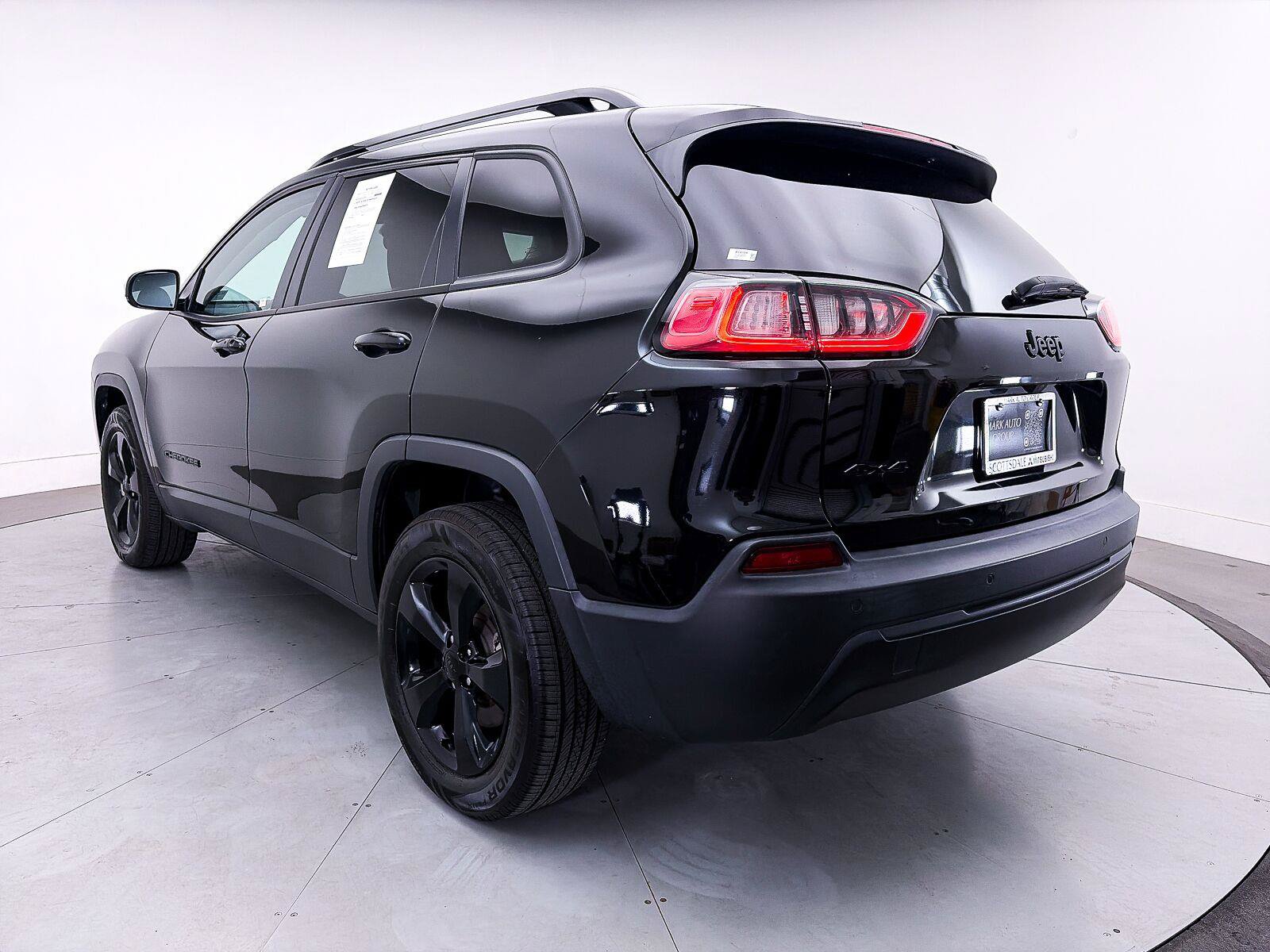Used 2021 Jeep Cherokee Latitude Plus AWD/4WD image 14