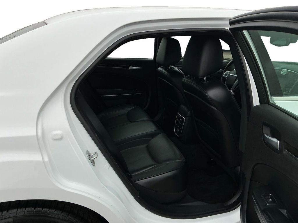 Used 2013 Chrysler 300 C w/ Light Group image 23