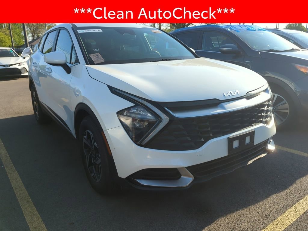 Used 2023 Kia Sportage LX image 3