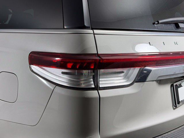 Used 2023 Lincoln Navigator L Reserve AWD/4WD image 13