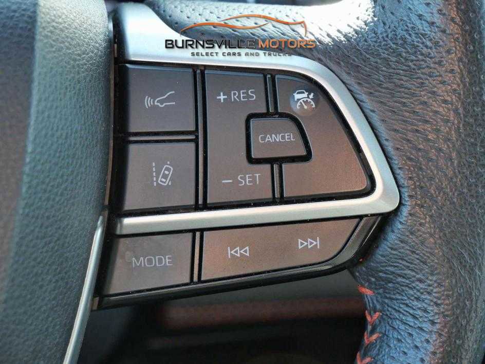 Used 2021 Toyota Sienna XSE image 22