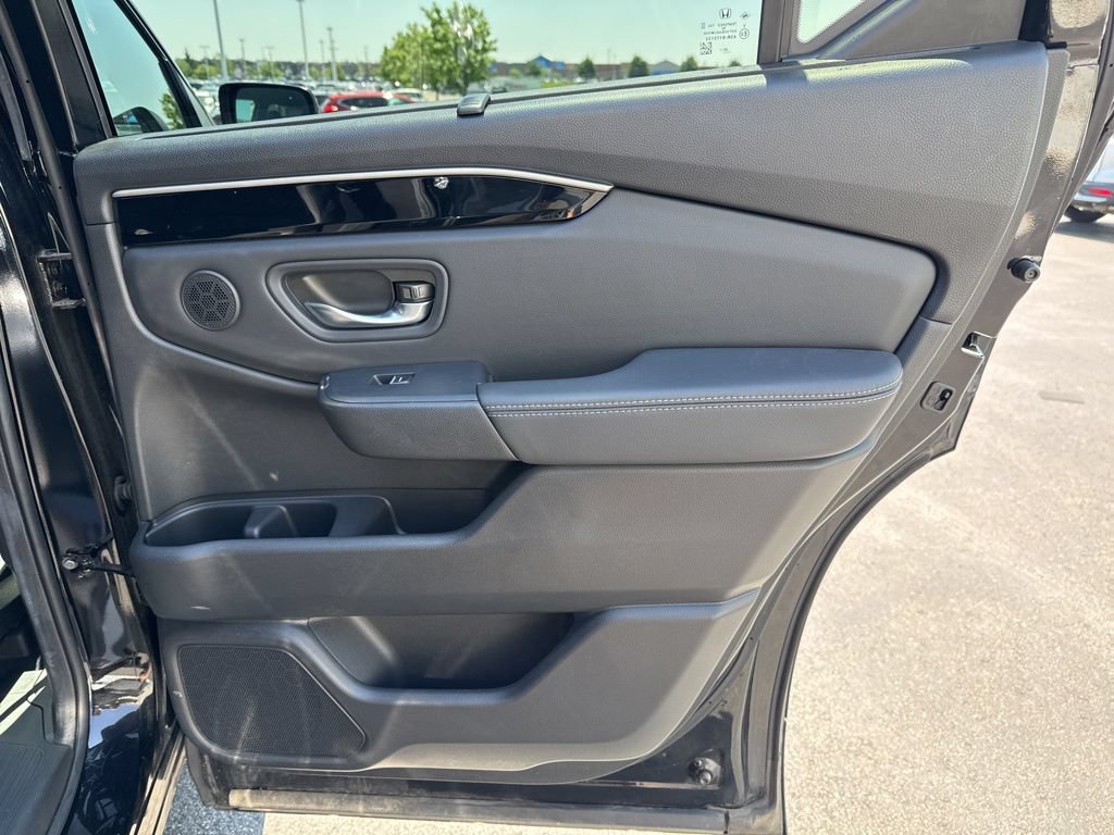 Used 2025 Honda Pilot EX-L image 38