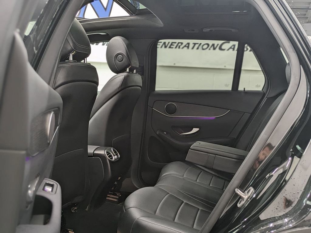 Used 2022 Mercedes-Benz GLC 300 4MATIC image 13