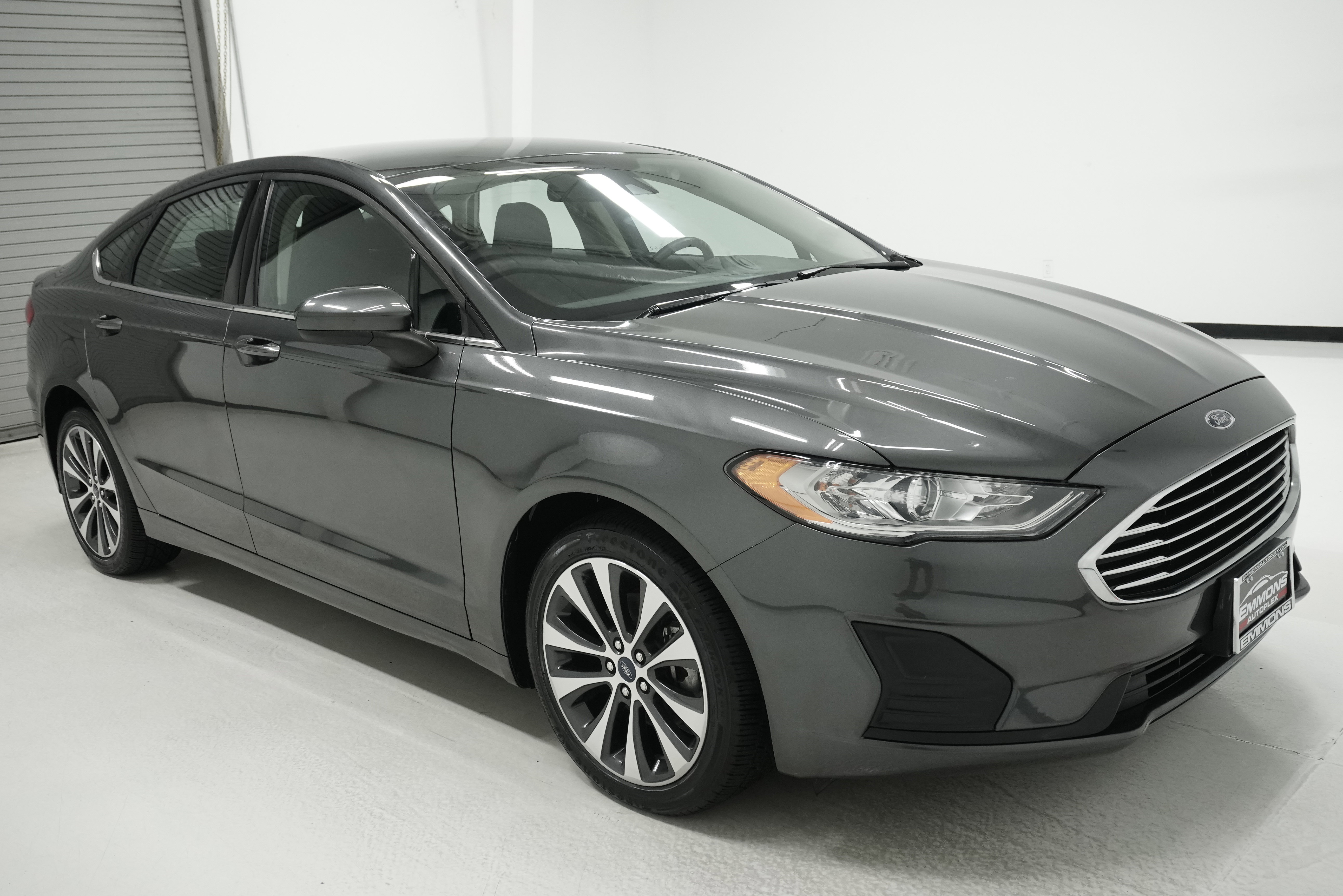Used 2020 Ford Fusion SE image 3
