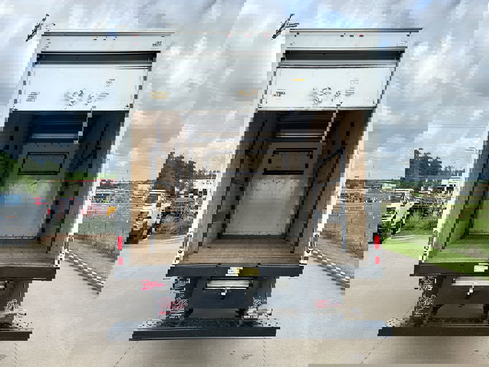 Used 2019 Chevrolet Express 3500 RWD image 19