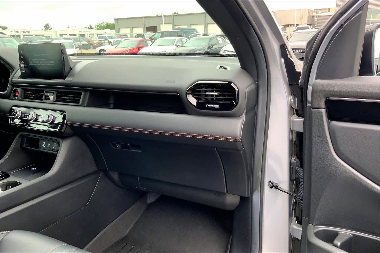 Used 2025 Honda Pilot TrailSport image 19