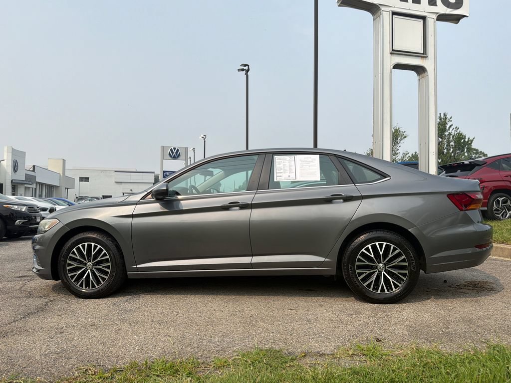 Used 2019 Volkswagen Jetta SE FWD image 3