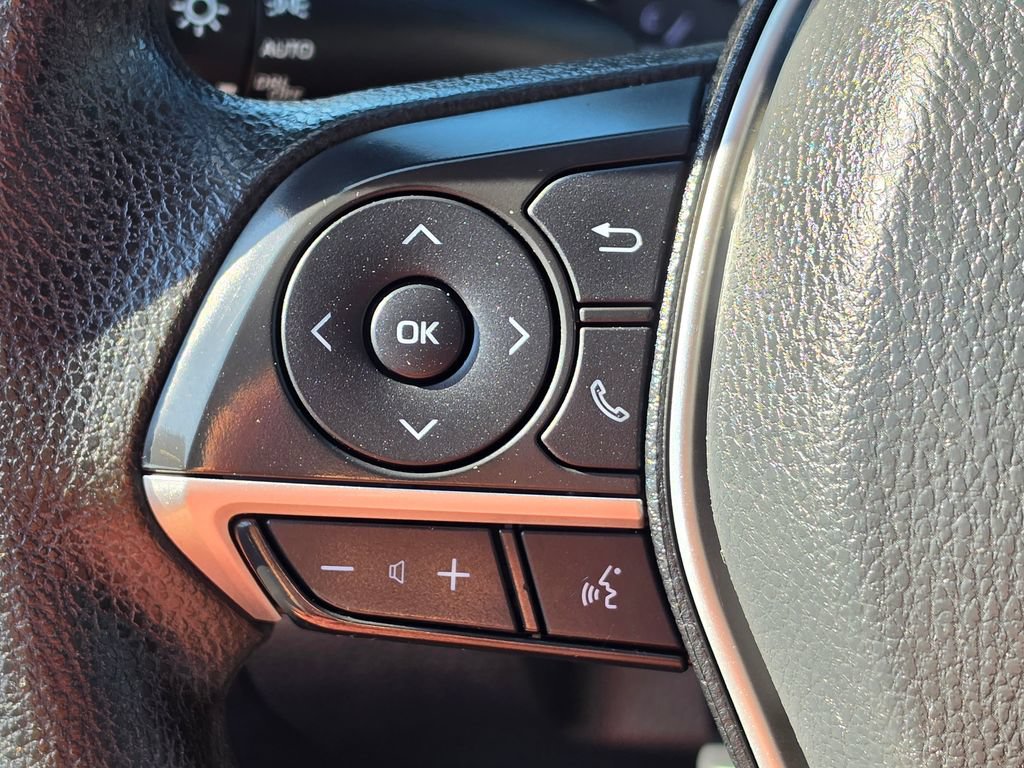 Used 2022 Toyota Camry LE AWD/4WD image 18