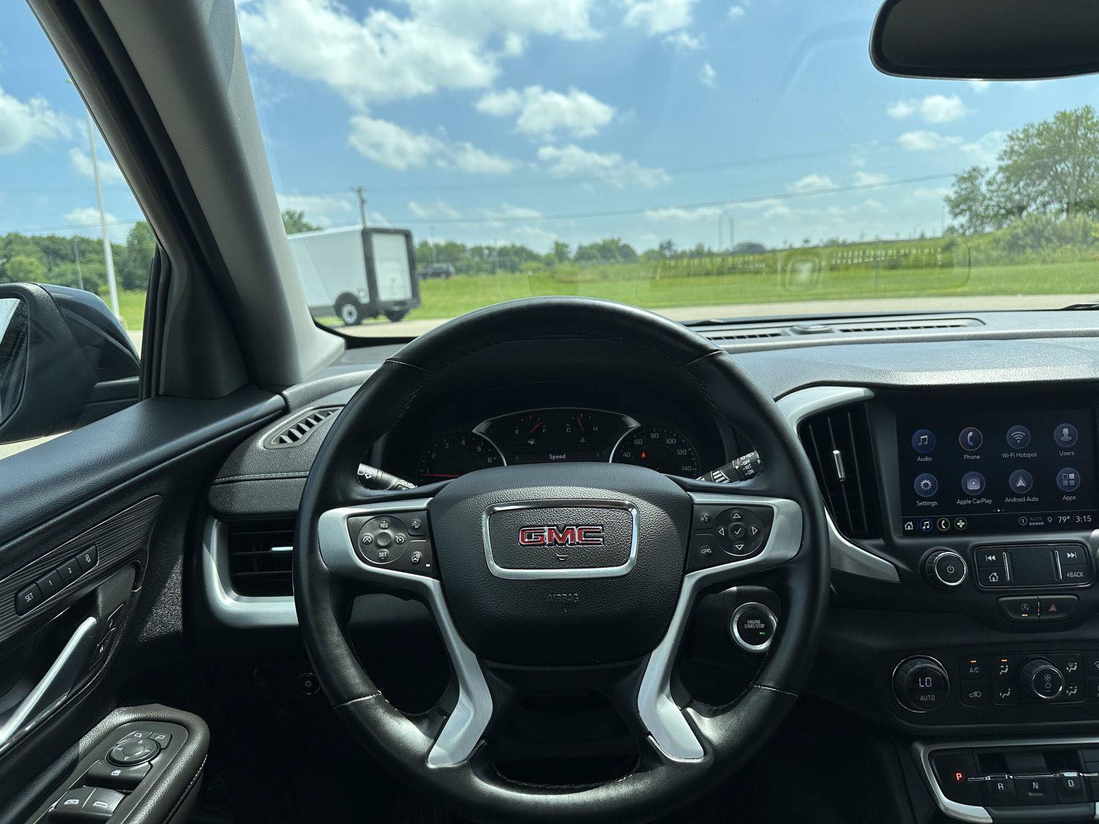 Used 2024 GMC Terrain SLT AWD/4WD image 17