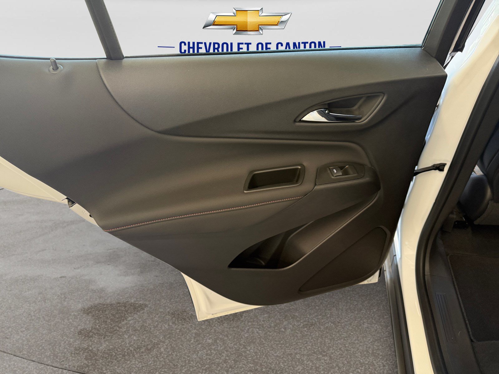 Used 2024 Chevrolet Equinox RS FWD image 20