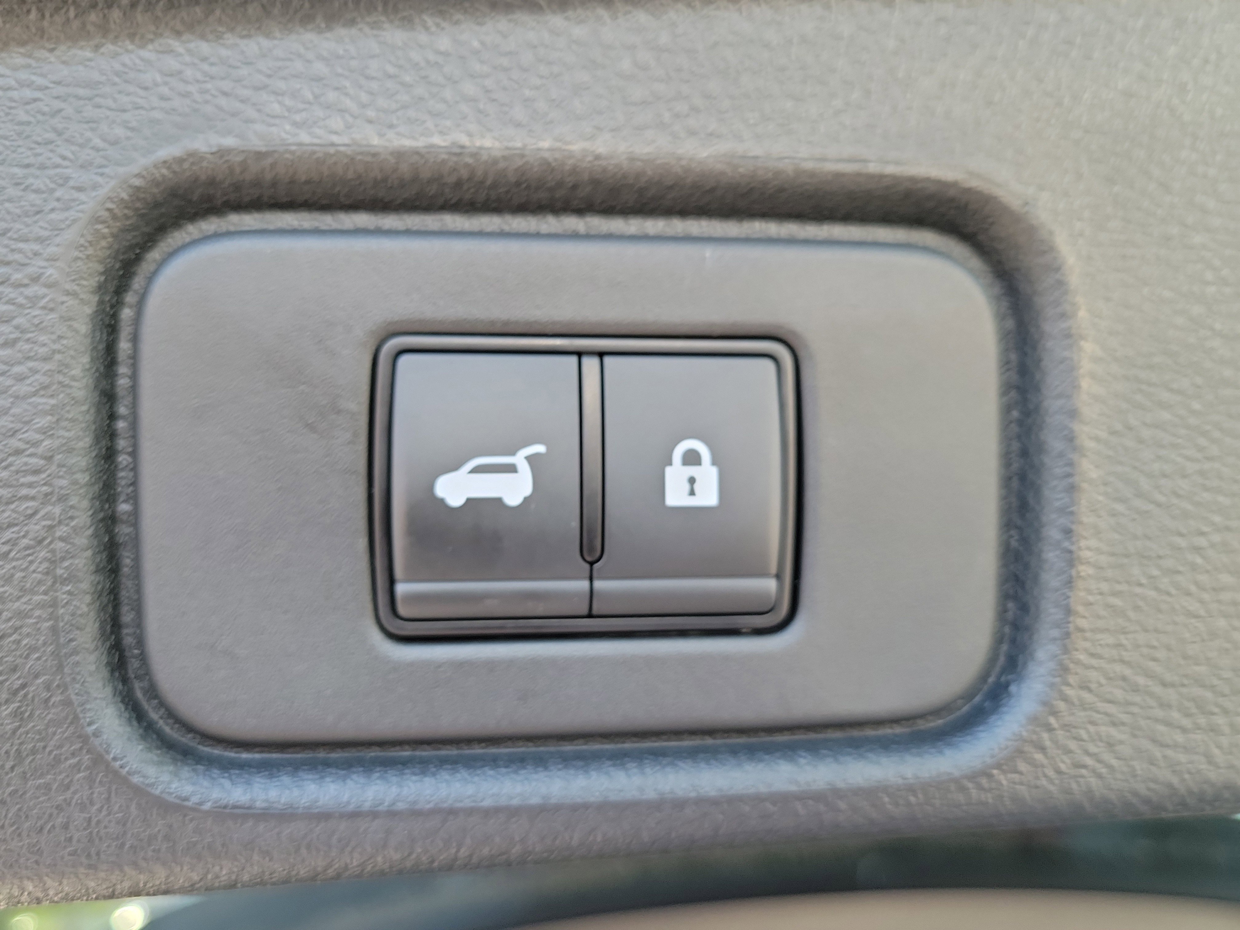Certified 2025 Nissan Pathfinder SL w/ Cargo Package FWD image 10
