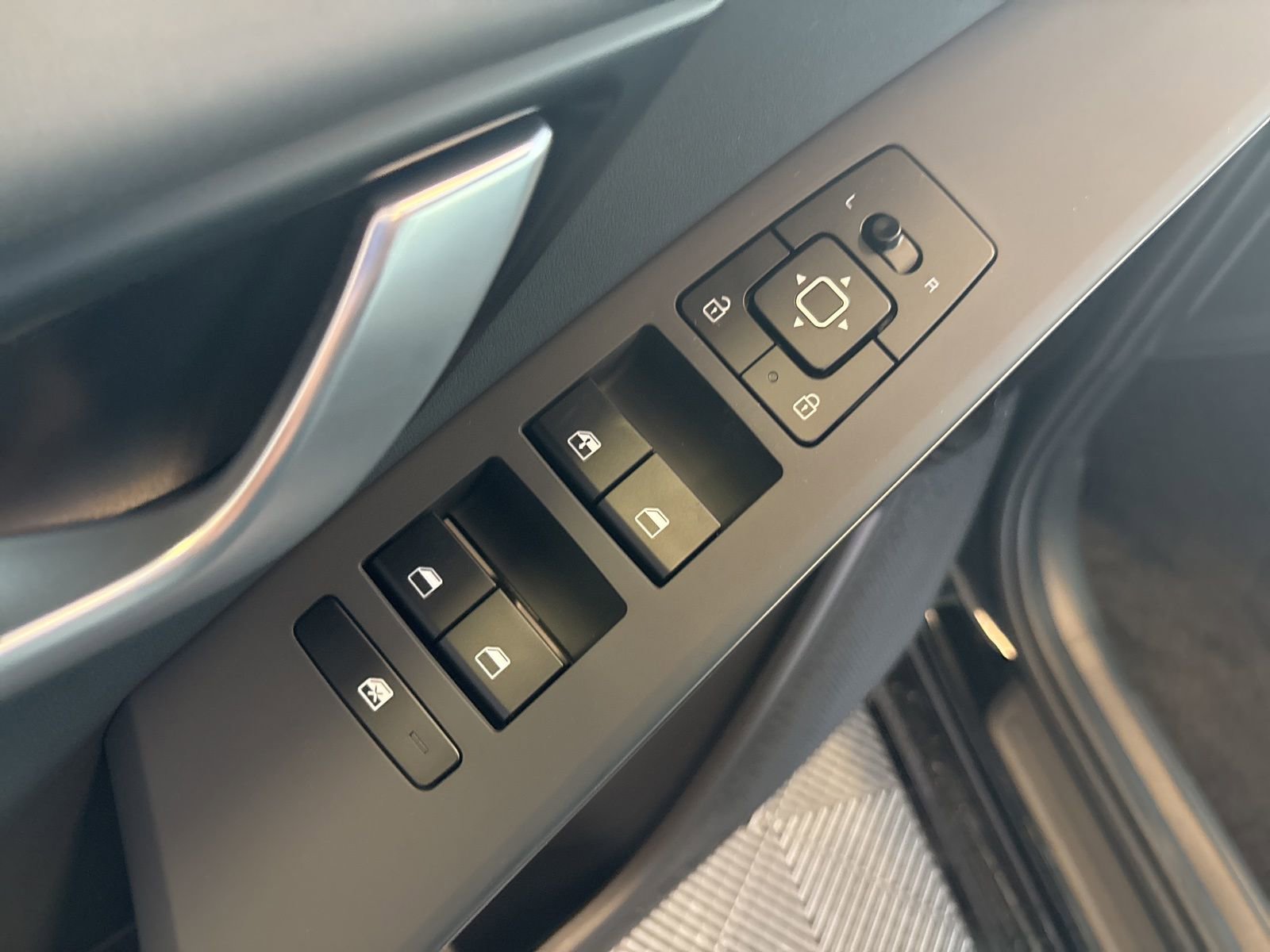 New 2025 Kia Niro EX image 15