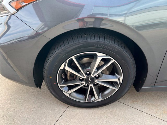 Used 2022 Kia Forte LXS w/ LXS Technology Package FWD image 14