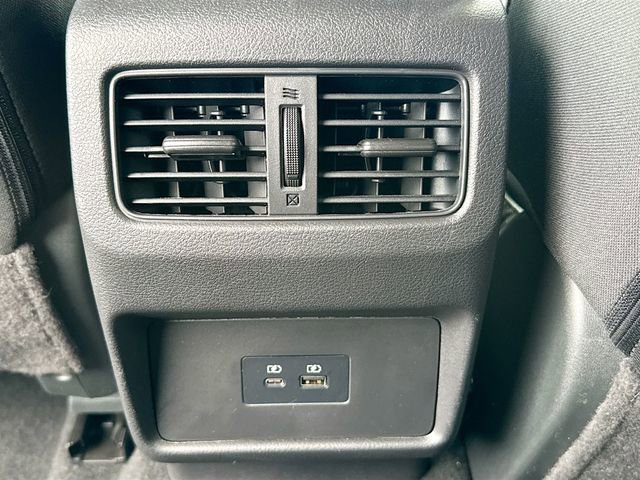 Used 2023 Nissan Rogue SV AWD/4WD image 23