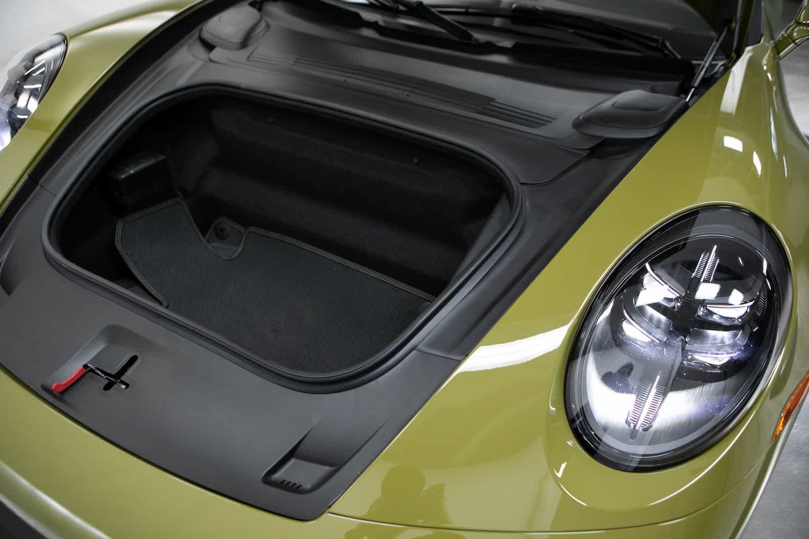Certified 2026 Porsche 911 GTS RWD image 36