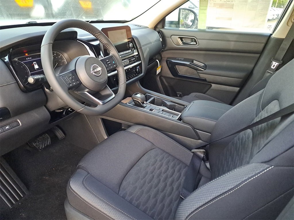 New 2025 Nissan Pathfinder SV w/ Cargo Package image 7