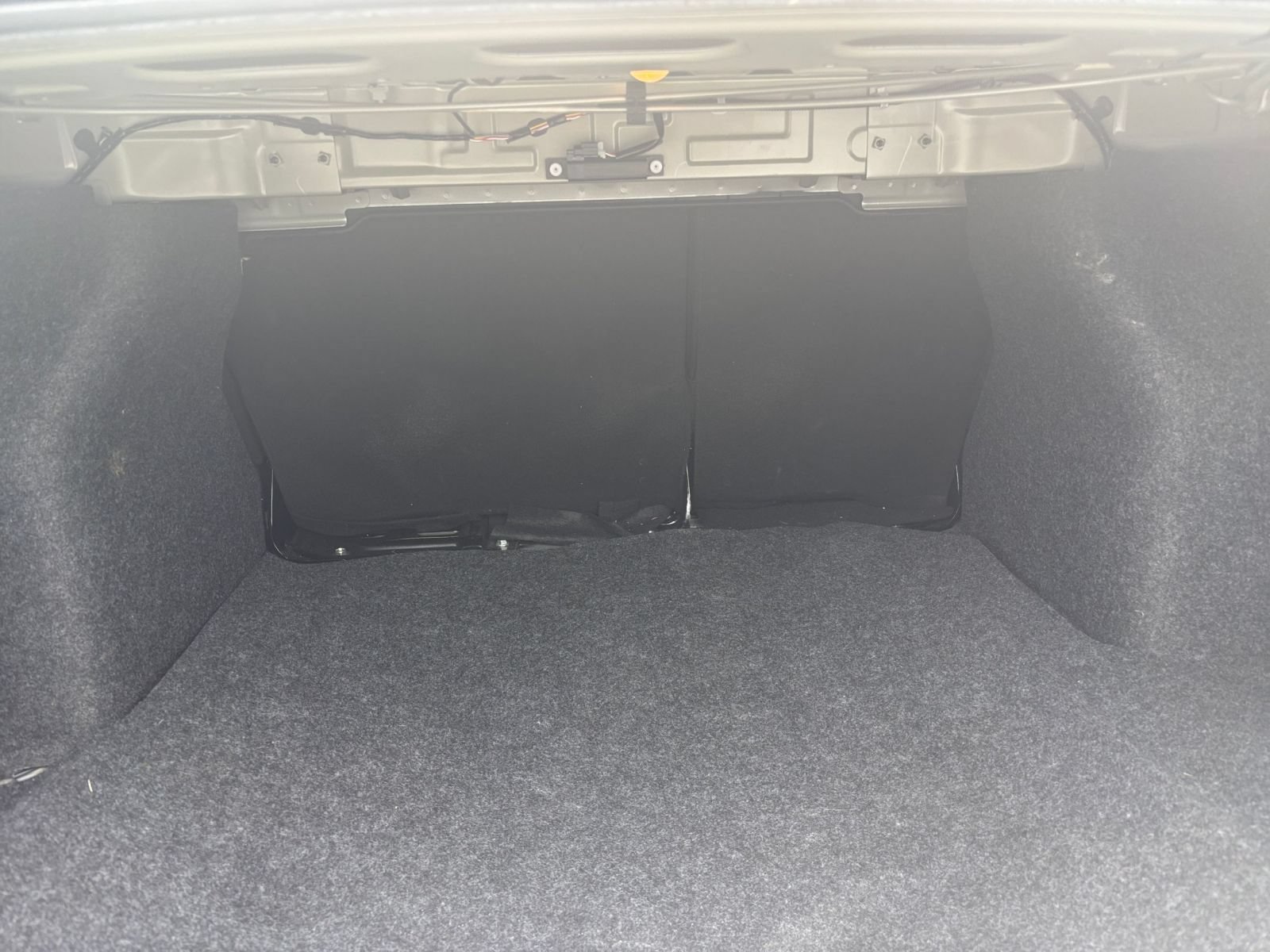 Used 2025 Nissan Versa SV FWD image 21