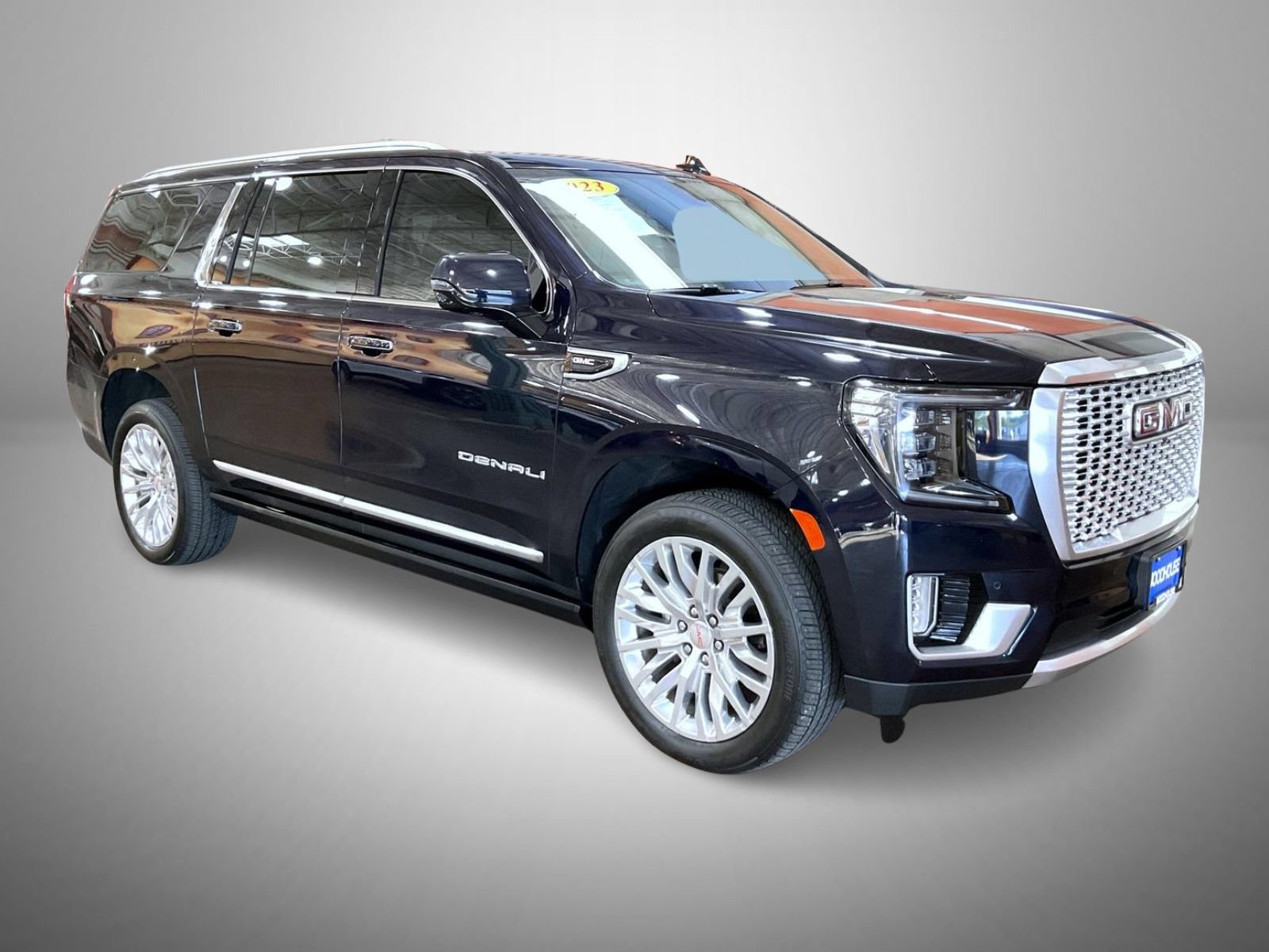Used 2023 GMC Yukon XL Denali AWD/4WD image 3