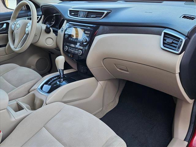 Used 2015 Nissan Rogue SV image 21