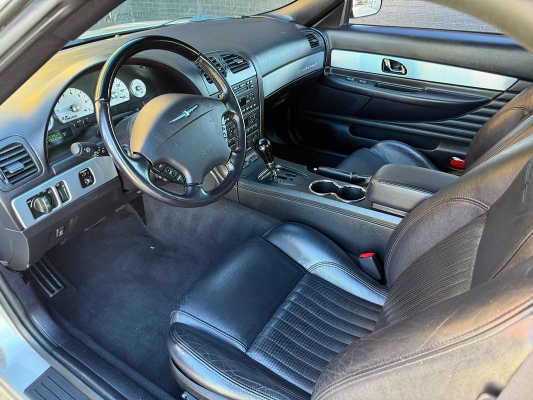 Used 2004 Ford Thunderbird RWD image 2