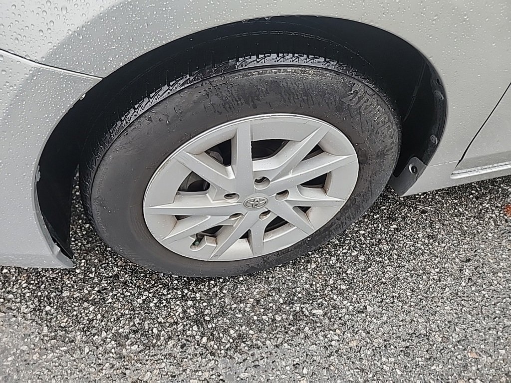 Used 2014 Toyota Prius V Three image 9