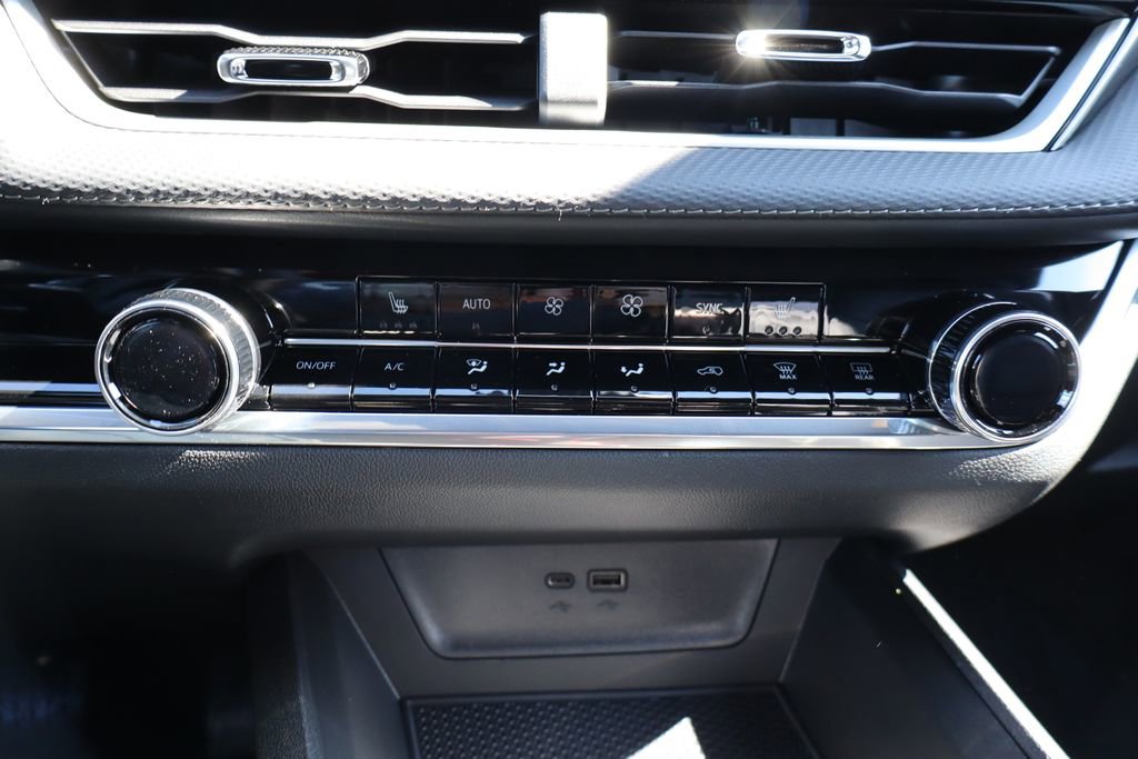 New 2026 Chevrolet Equinox LT w/ Convenience Package II image 19