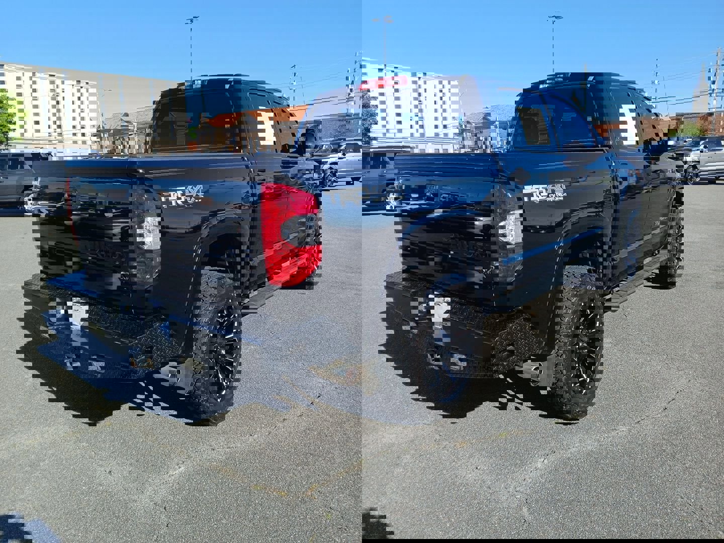 Used 2015 Toyota Tundra SR5 w/ TRD Off Road Package image 5