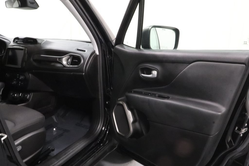 Certified 2023 Jeep Renegade Latitude AWD/4WD image 14